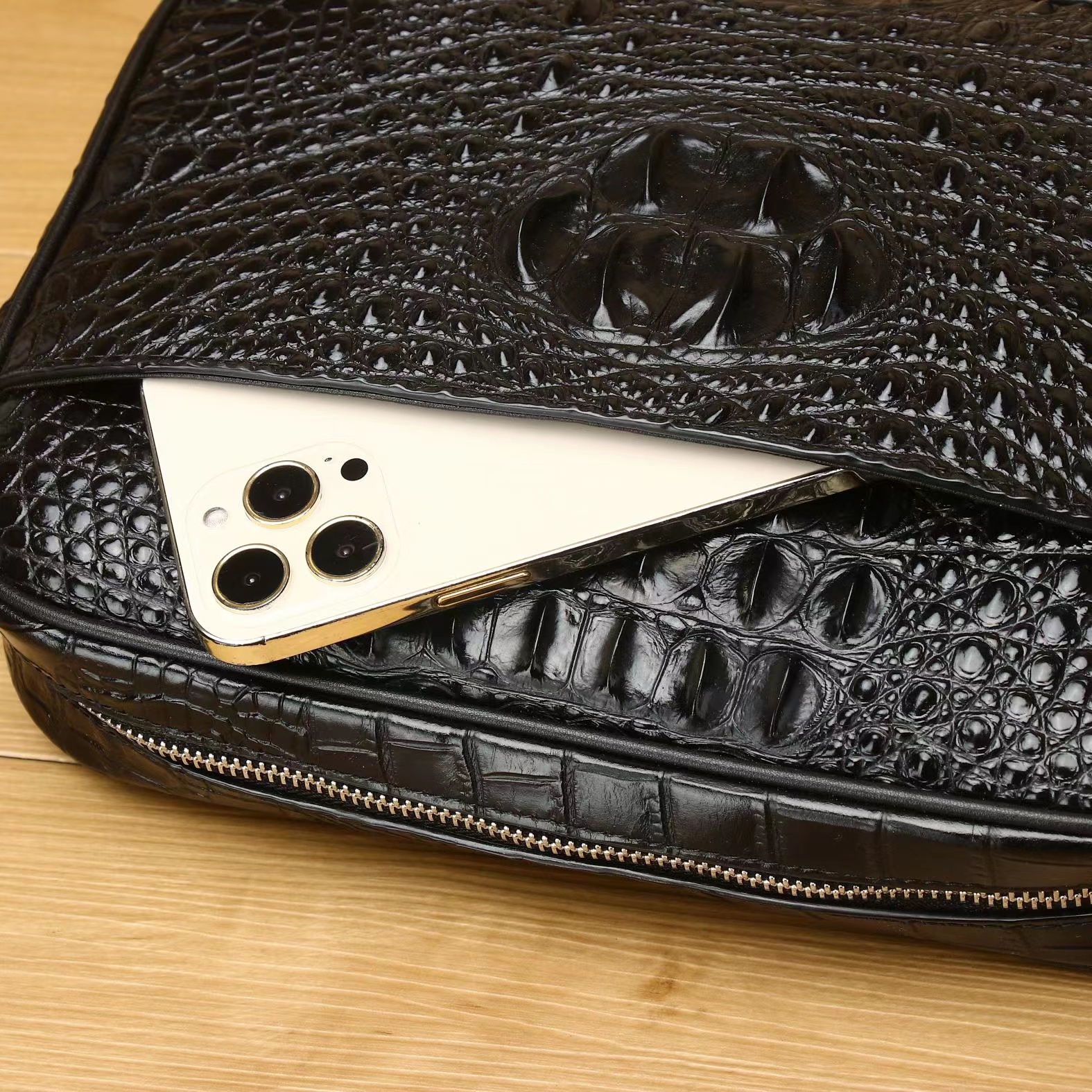 Crocodile Pattern Real Leather Crossbody Bag LH3432
