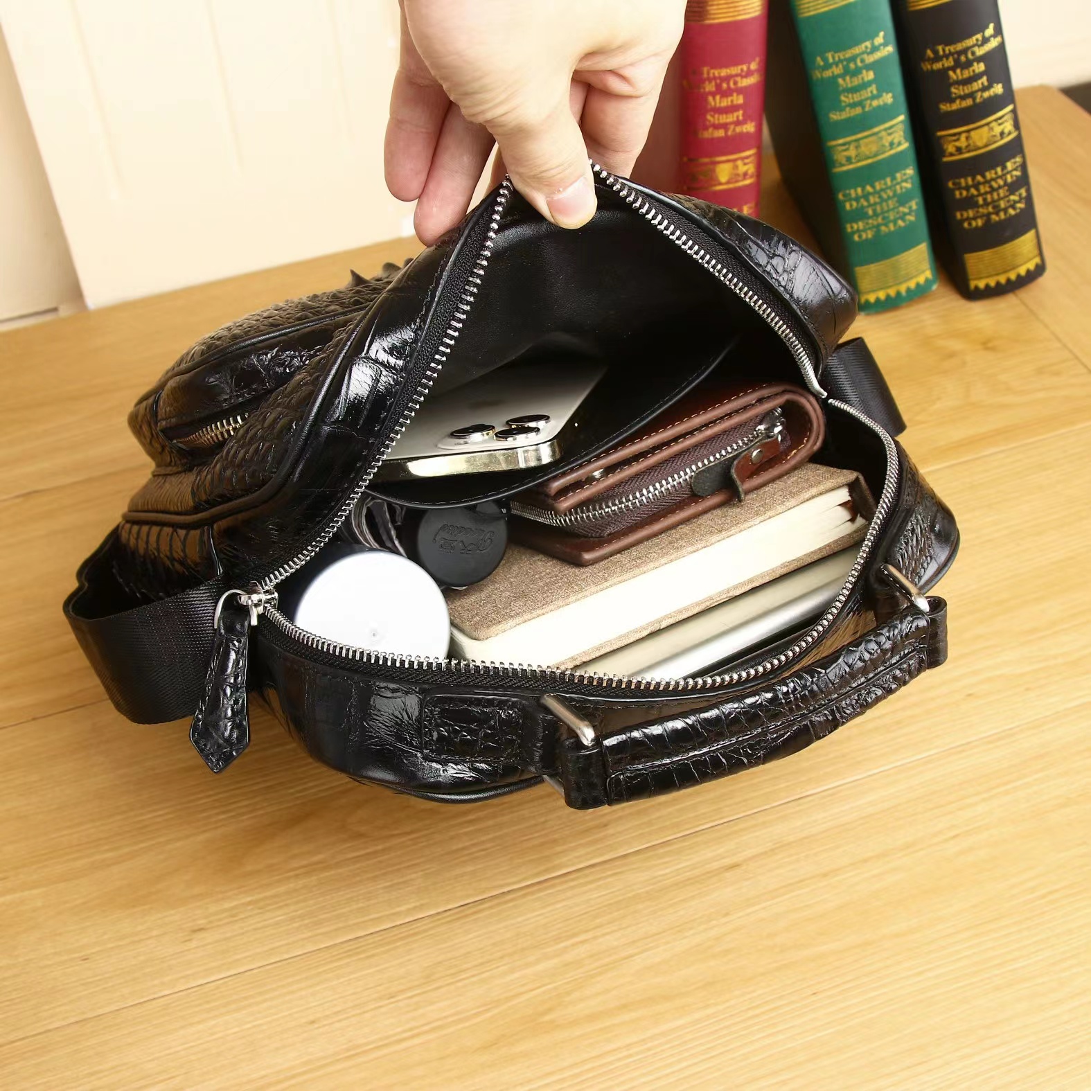 Crocodile Pattern Real Leather Crossbody Bag Mens Bag LH3433