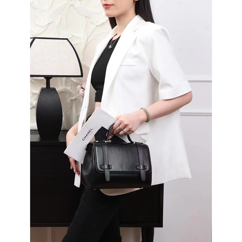 Exquisite Womens Saddle Bag Leather Handbags LH3567_6 Colors