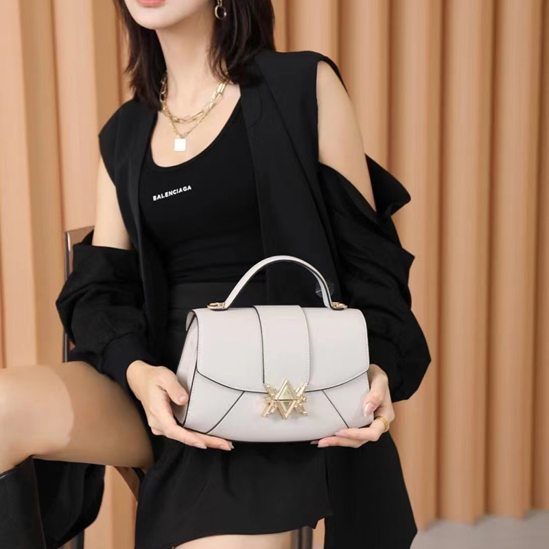 Gorgeous Womens Leather Saddle Bag Handbag LH3186_3 Colors