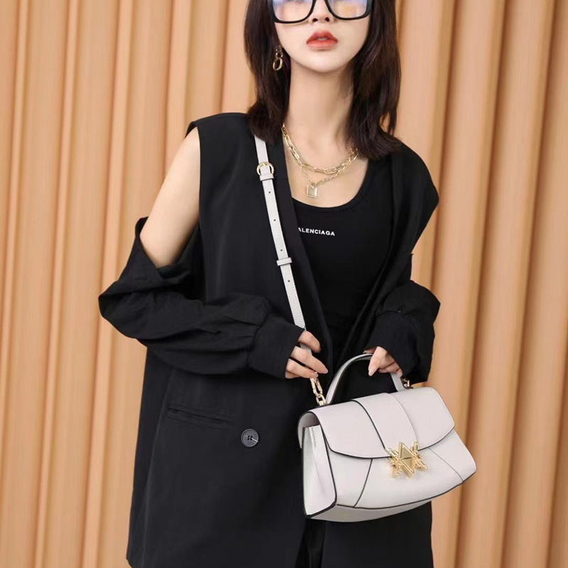 Gorgeous Womens Leather Saddle Bag Handbag LH3186_3 Colors