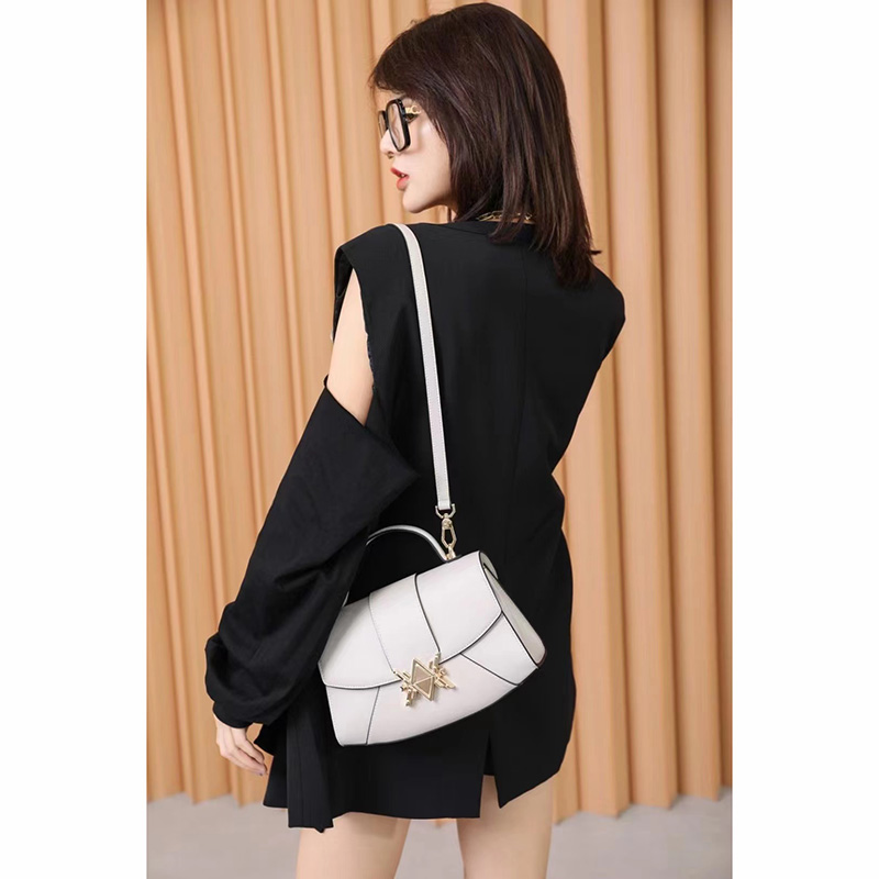 Gorgeous Womens Leather Saddle Bag Handbag LH3186_3 Colors