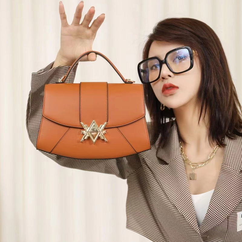Gorgeous Womens Leather Saddle Bag Handbag LH3186_3 Colors